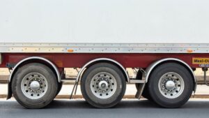 Koła samochodu ciężarowego
